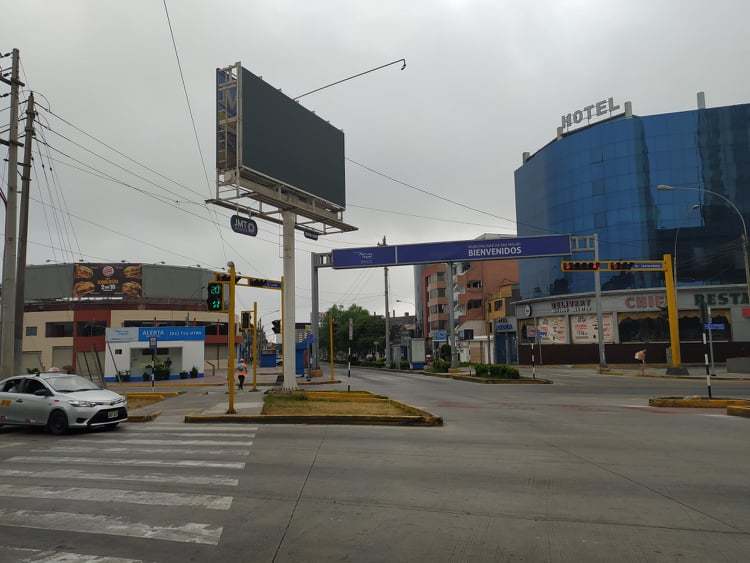 A street with a cross section with no cars.